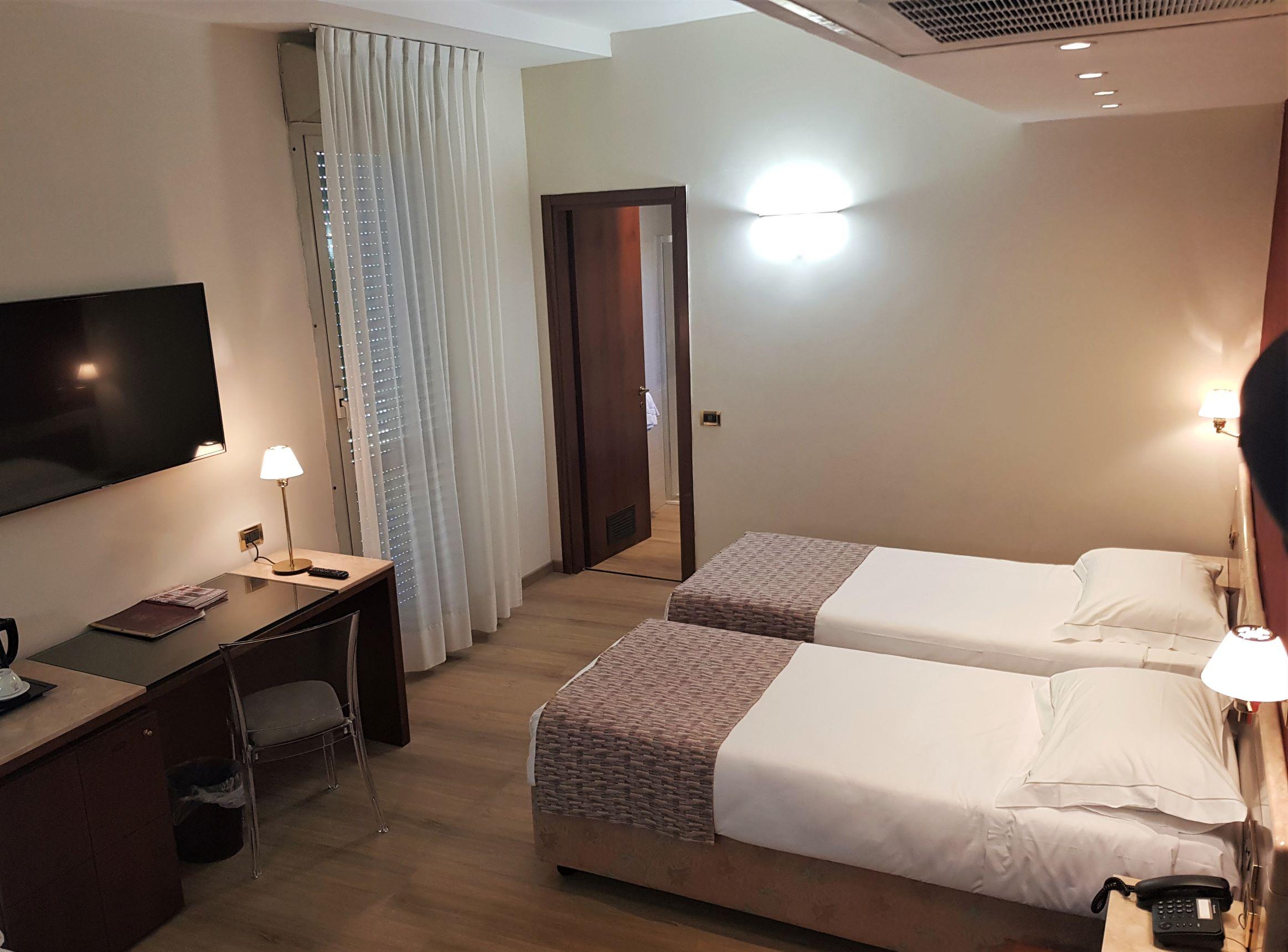 Astra Hotel Ferrara Ngoại thất bức ảnh