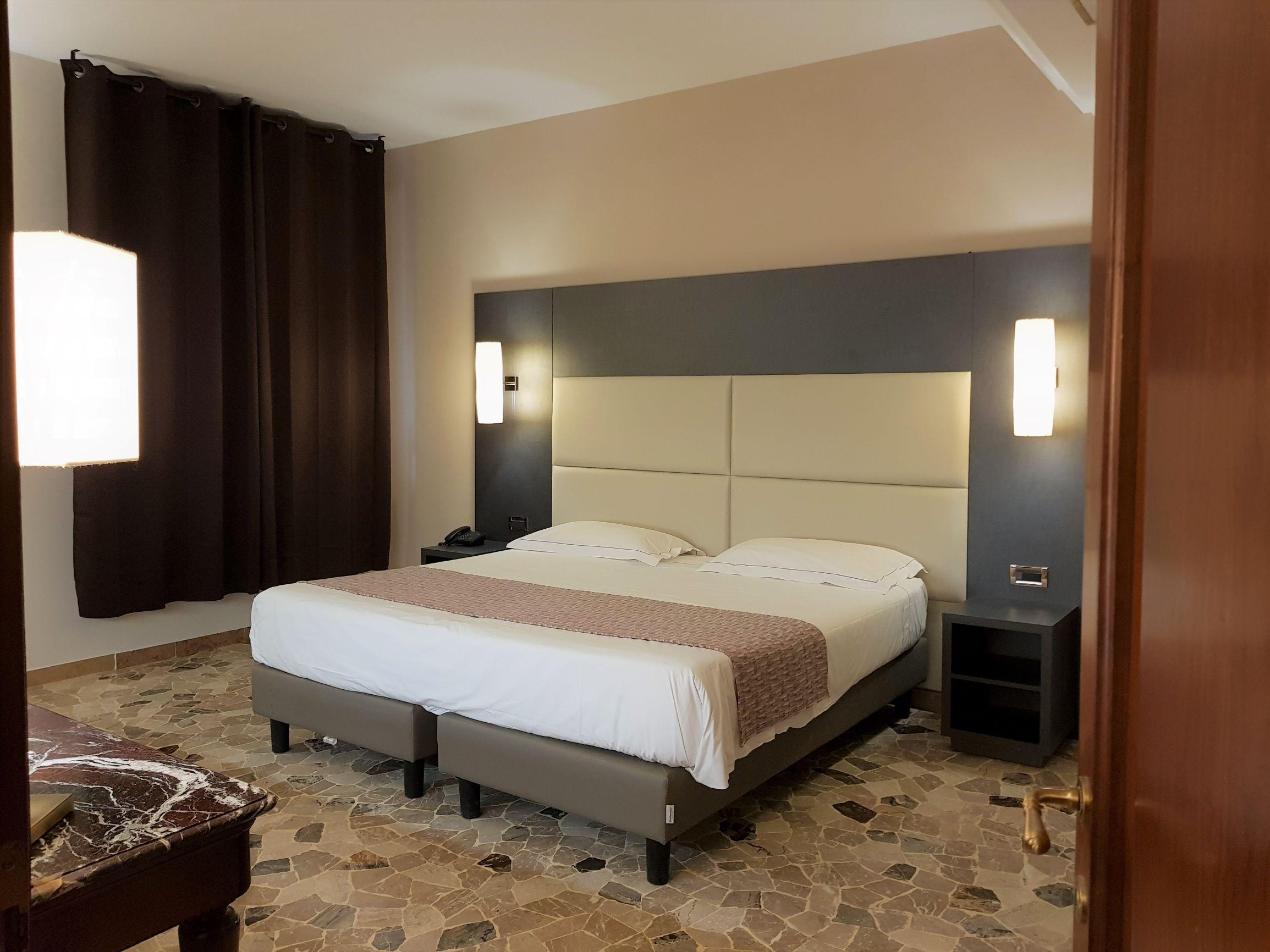 Astra Hotel Ferrara Ngoại thất bức ảnh