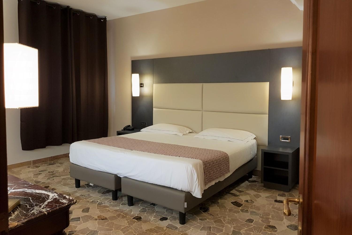 Astra Hotel Ferrara Ngoại thất bức ảnh